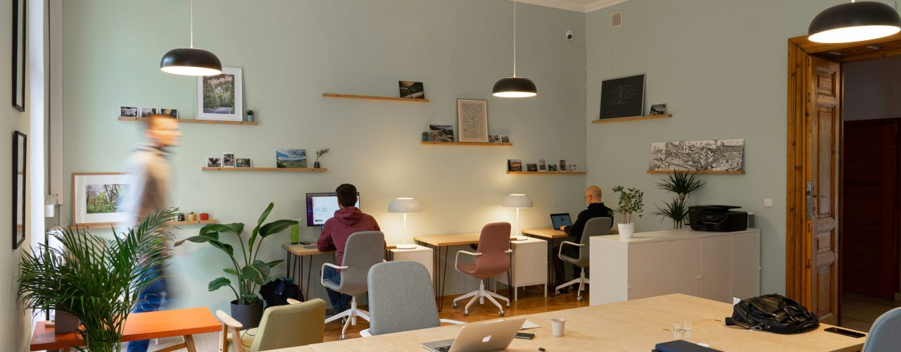 How to Network in a Coworking Space: The Ultimate Guide for Freelancers