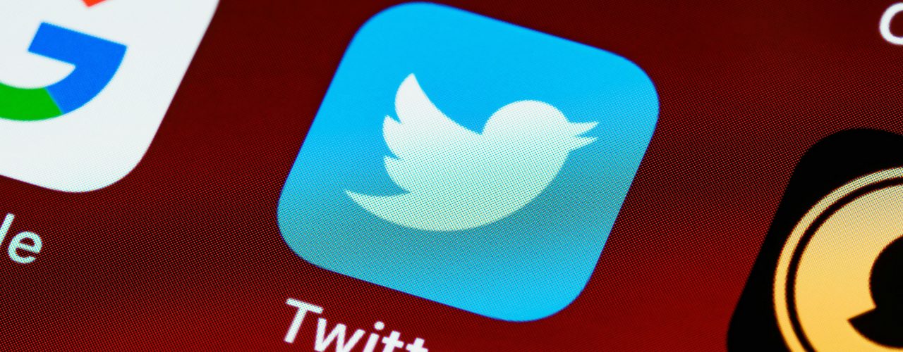 How to Get Popular on Twitter